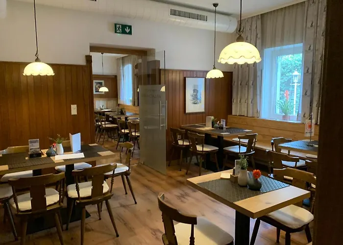 Landhof * لينتز